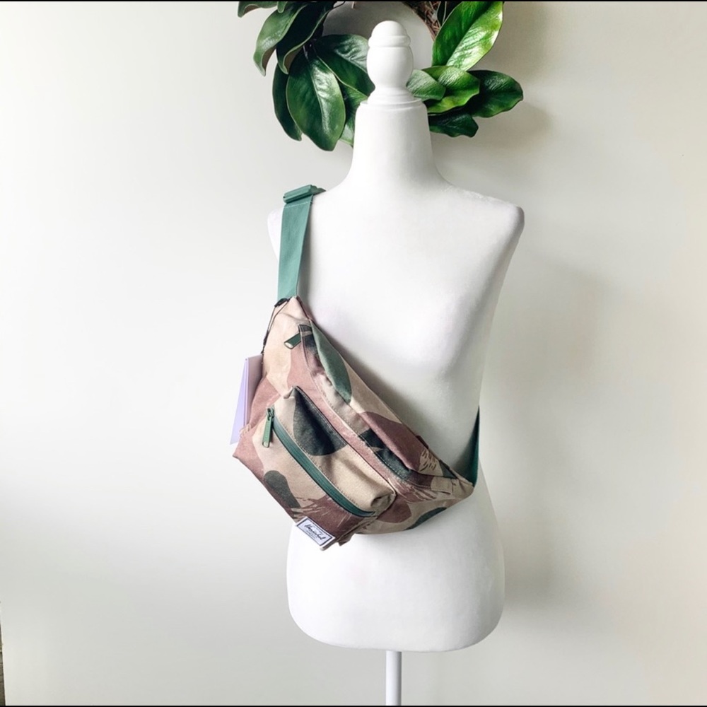 Herschel Brushstroke Camo Seventeen Hip Pack